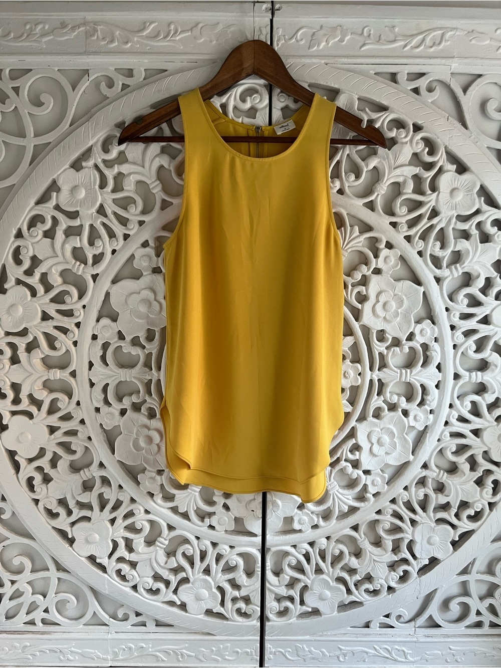 Wilfred Aritzia Yellow Sleeveless Shift Dress XS Back Zip